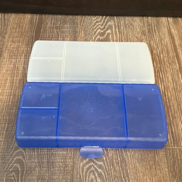 Tupperware Lunch N Things Divided Hinged Container - Picture 10 of 11